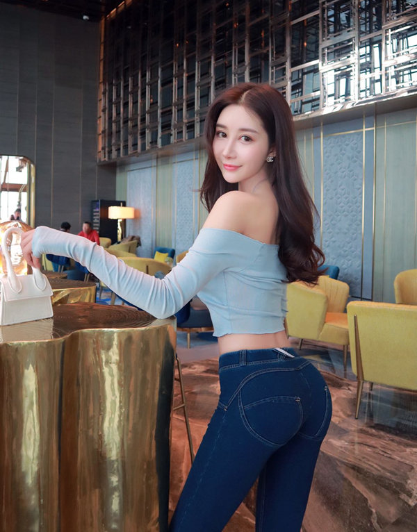 曼谷外围模特联系方式